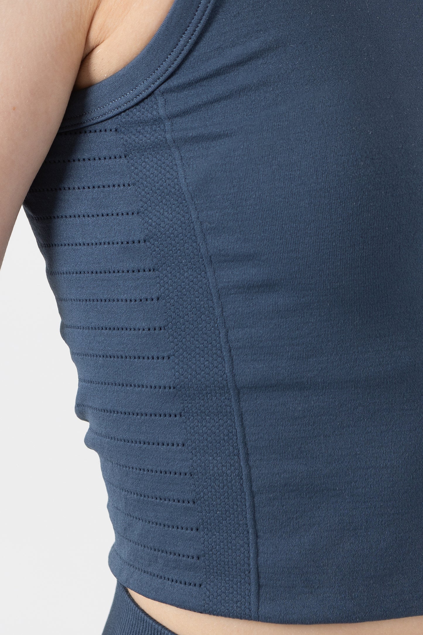 Windrunner  Set - Tank Top & Seamless Shorts